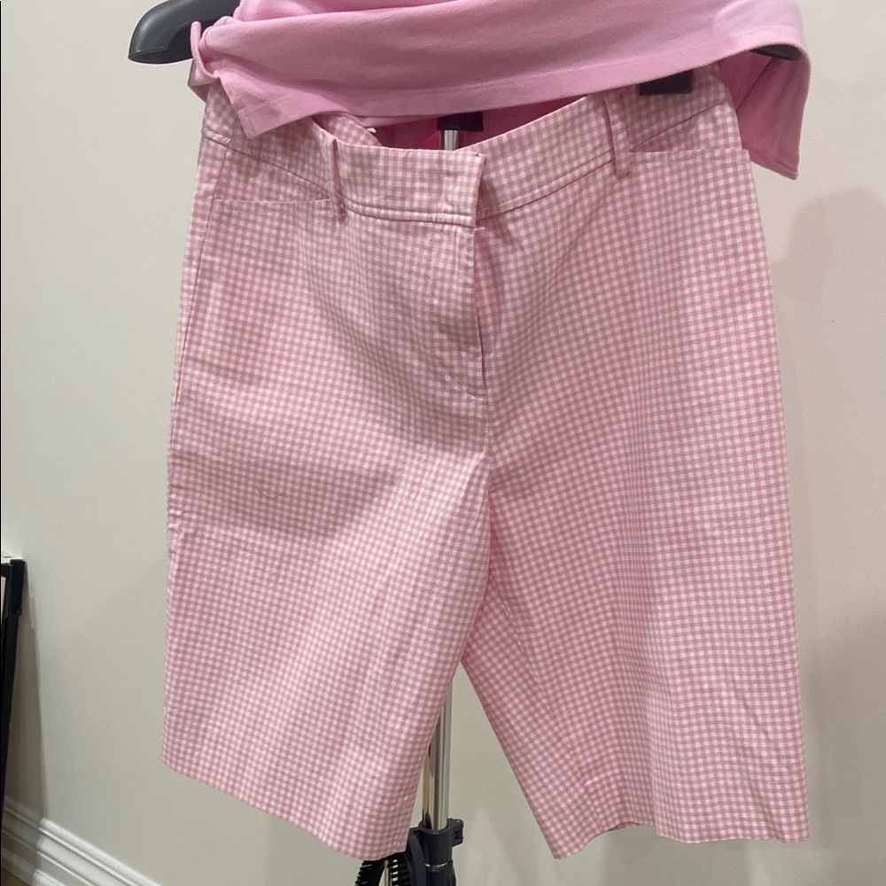 Talbots Pink Bermuda Shorts Classic Style
Never worn